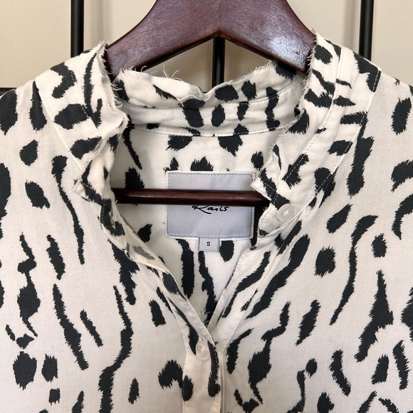Rails Ivory Cheetah Button Down Super Soft Shirt Sz S - Picture 5 of 10